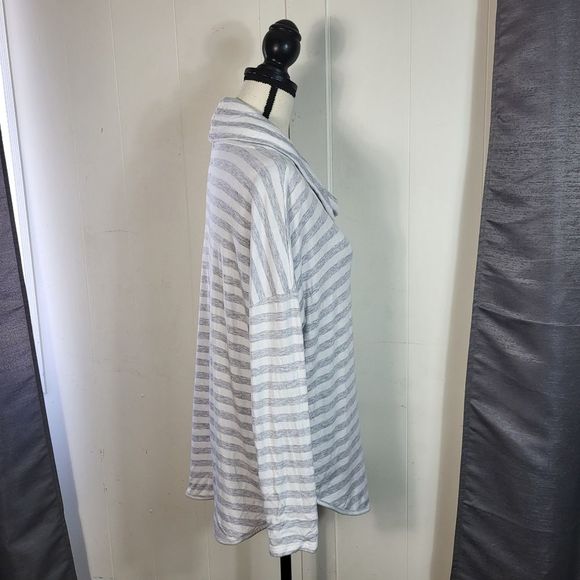 LOU AND GREY White Gray Stiped Loose Fit Funnel Neck Tunic Knit Top Size Medium - Picture 2 of 3